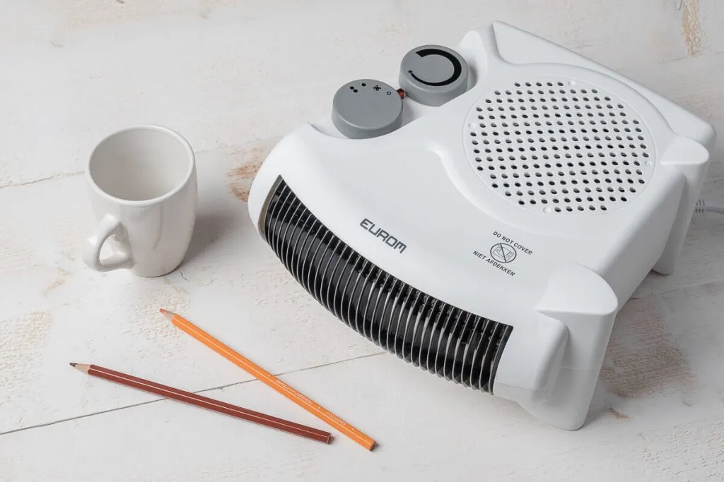 Eurom ventilator kachel met een maximaal vermogen van 2000  handvat